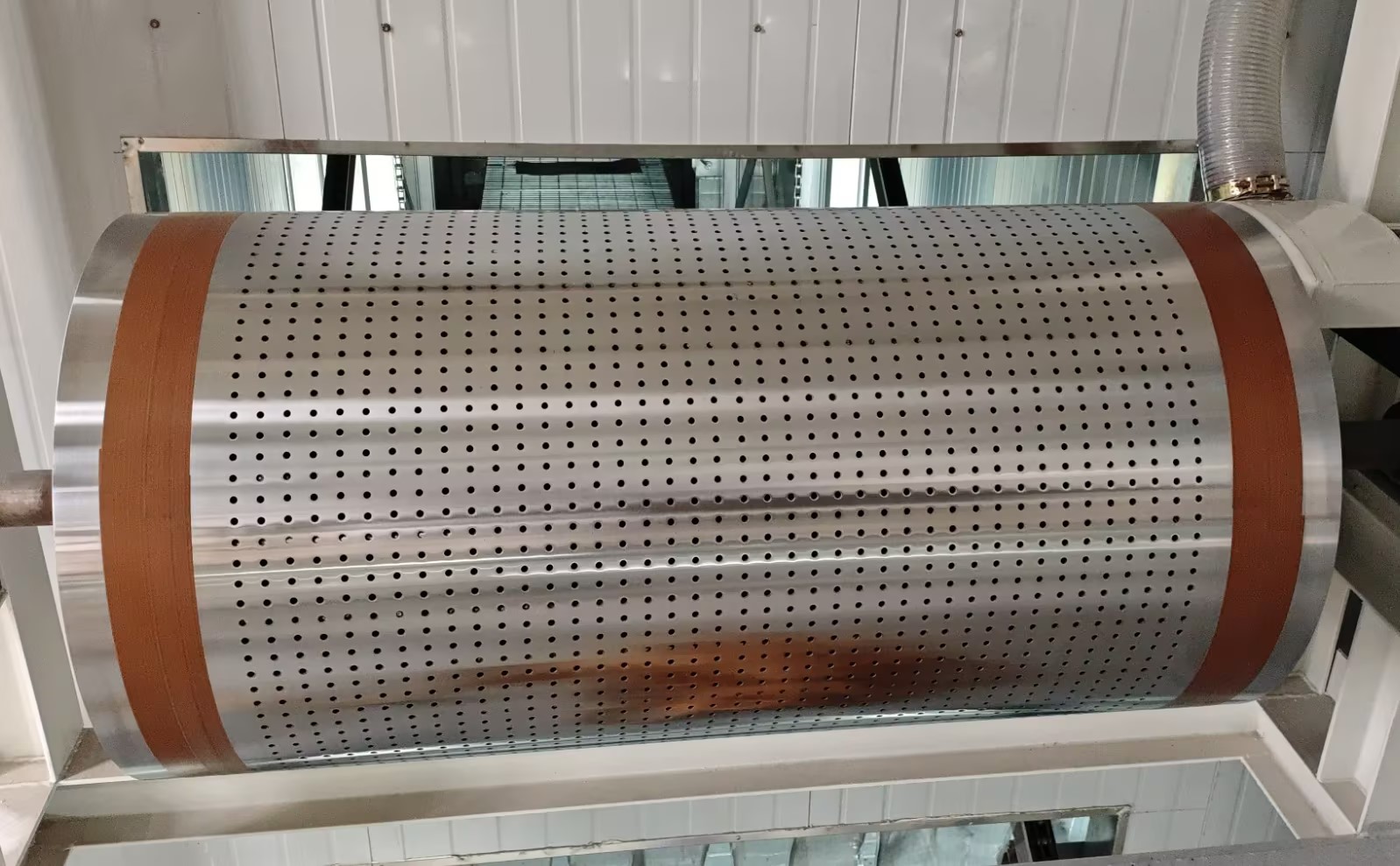 No Indentations, No Slippage: Why Your Abrasive Paper Line Needs a High-Performance Vacuum Roller